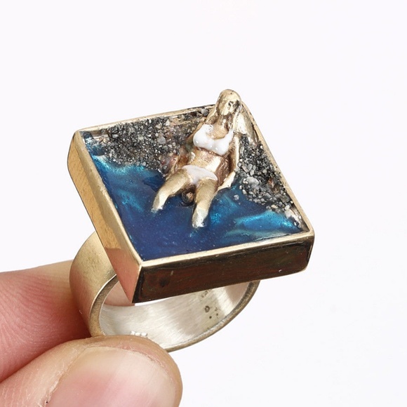 Jewelry - Antique Girl in Grotto Ring